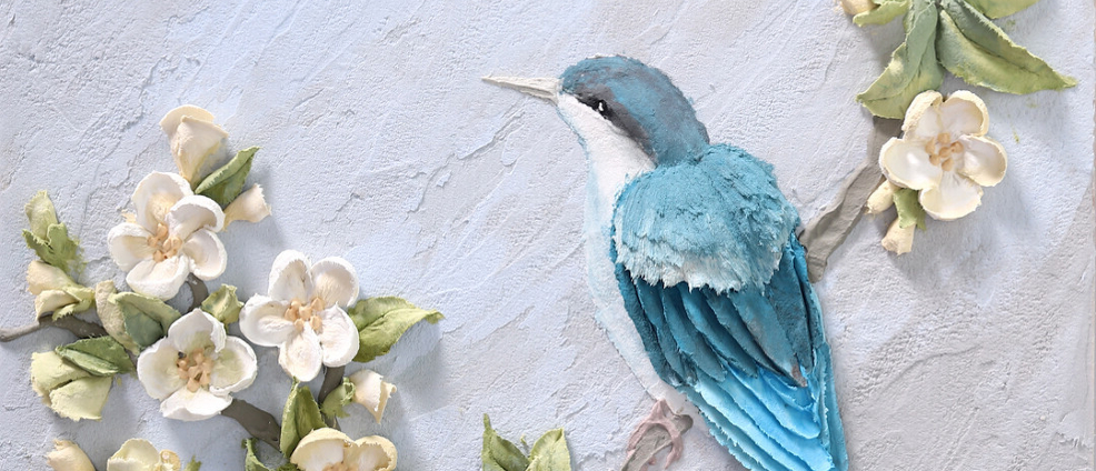 Birds in sculptural painting. Examples